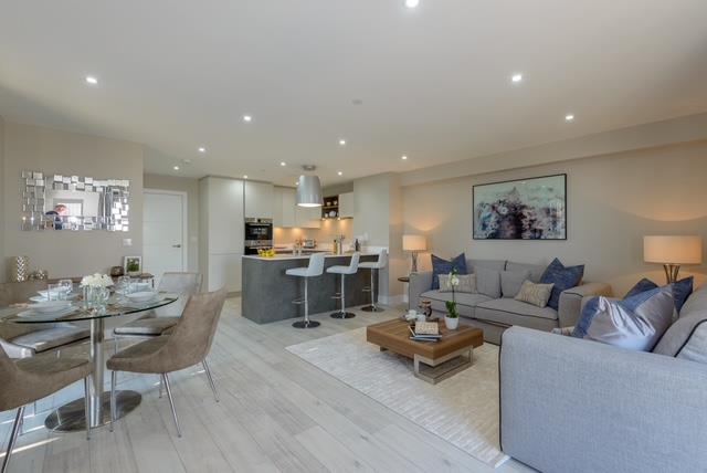 2017-09-22 Mr Matt Tucker - Flat 250 Beaumont Cour